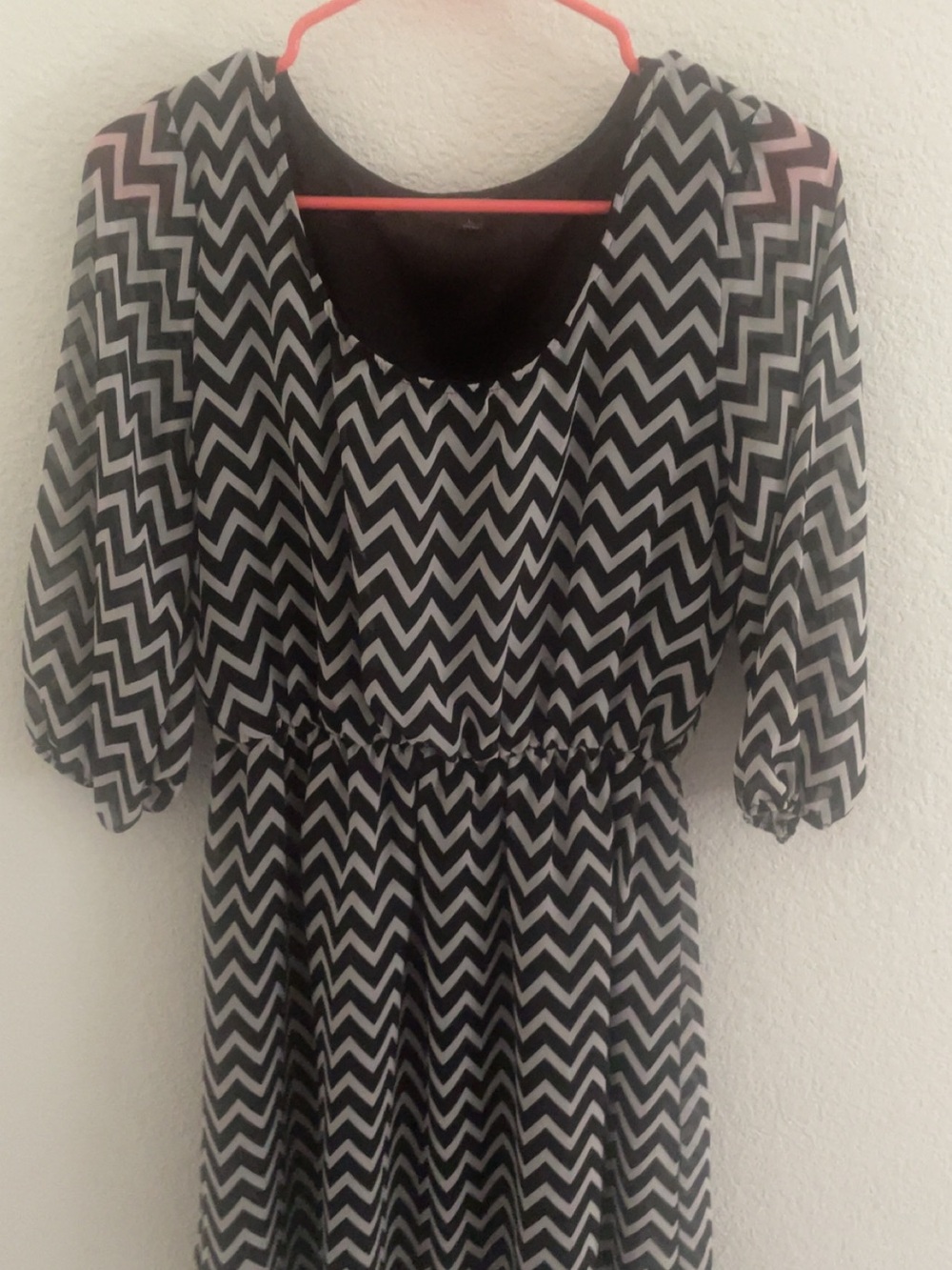 Espresso Black and White Chevron Long Sleeve Midi Dress